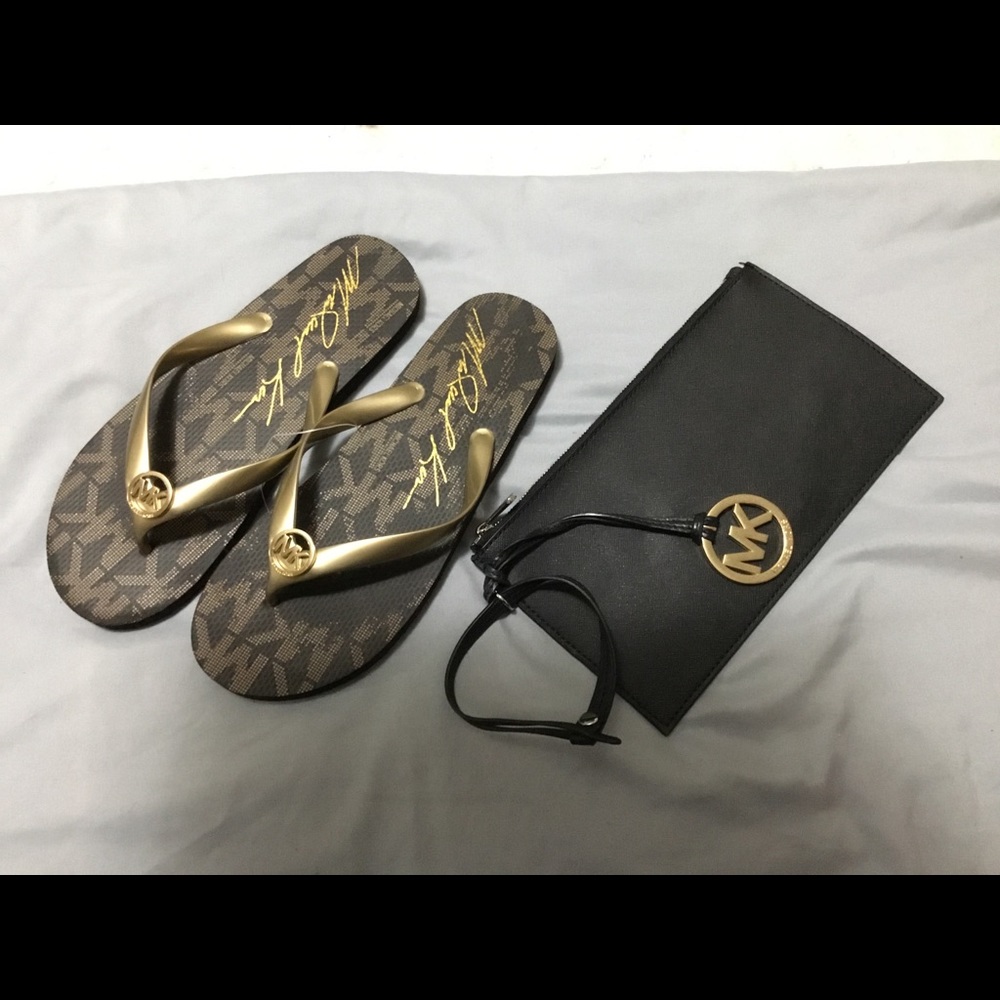 Michael Kors wristlet